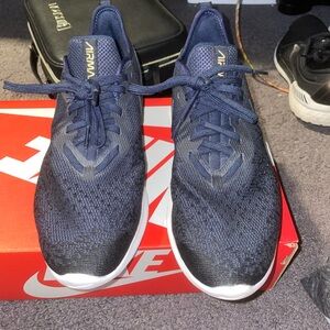 Women’s Nike AirMax Size 8.5